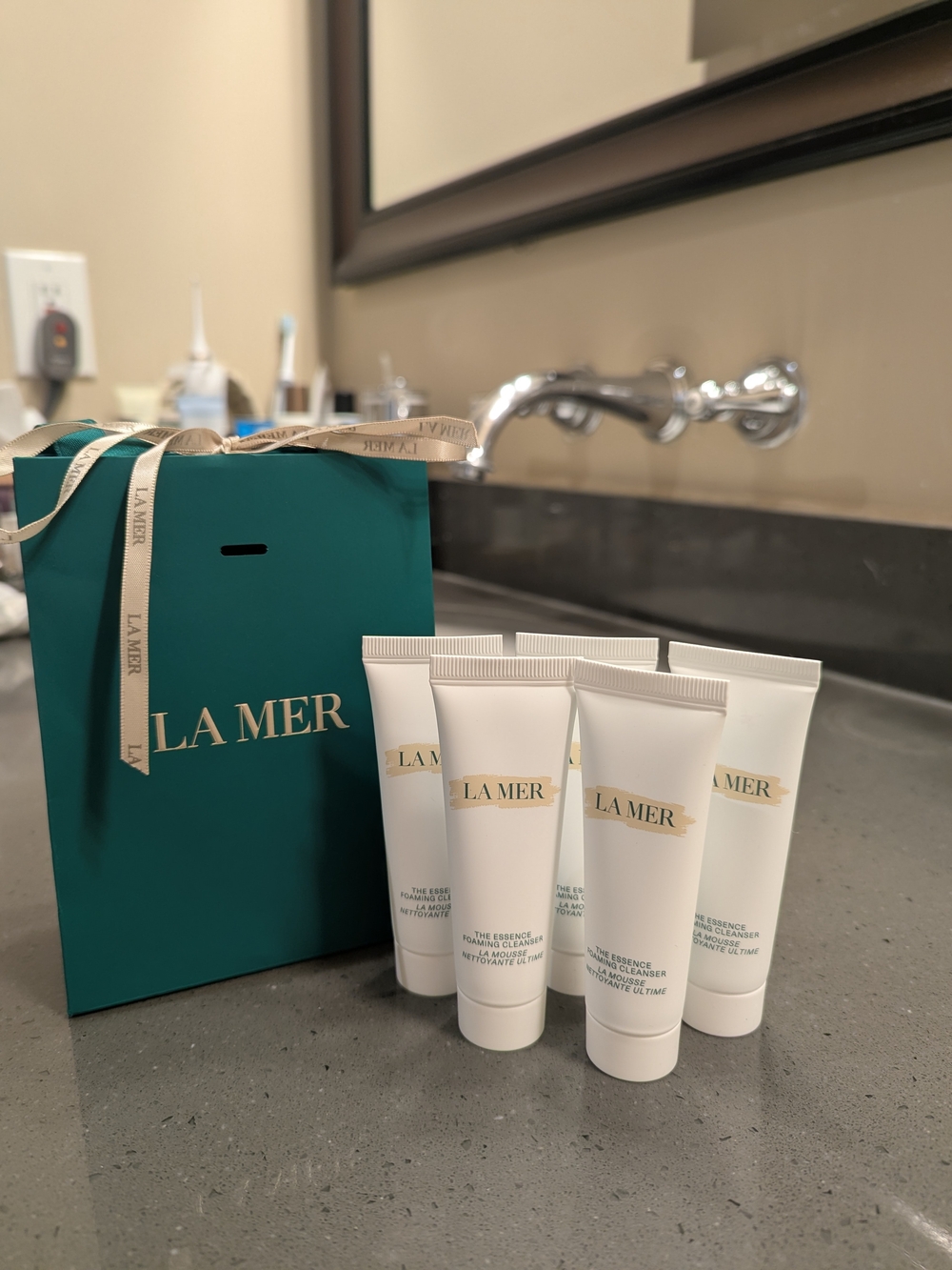 La Mer The Essence Foaming Cleanser For Clarifying  Lot Of 5 30ML*5=150ML